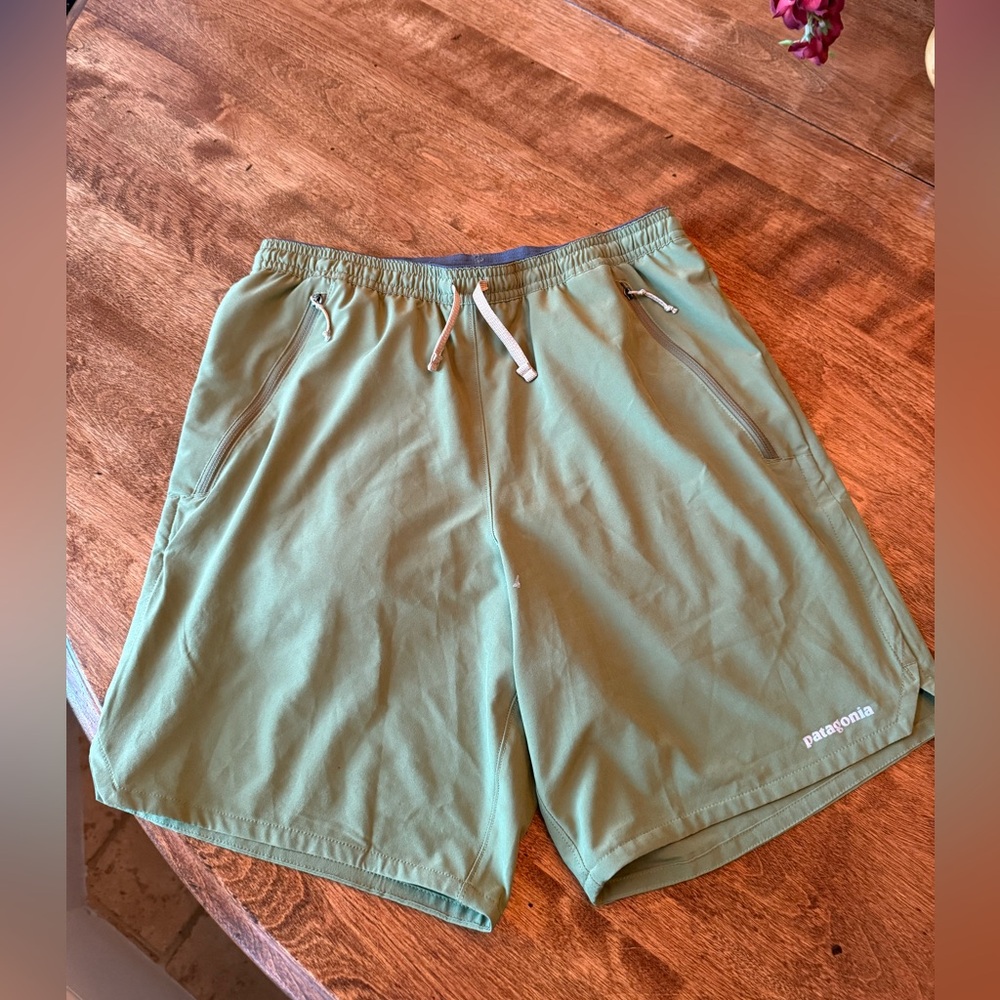 Patagonia Men's 8 inch 9 trails shorts - Picture 2 of 5